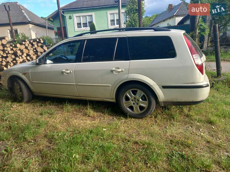 Универсал Ford Mondeo 2001 в Сваляве