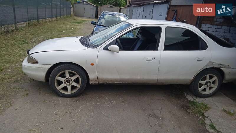 Лифтбек Ford Mondeo 1994 в Одессе