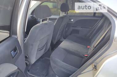Седан Ford Mondeo 2004 в 