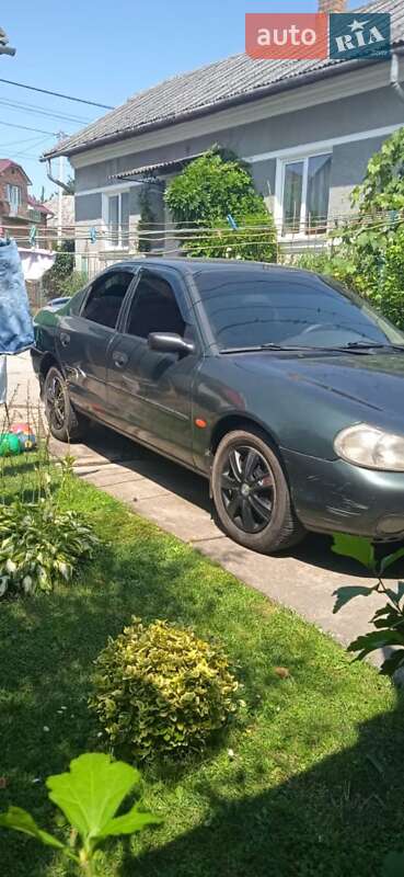 Седан Ford Mondeo 1998 в Новом Роздоле