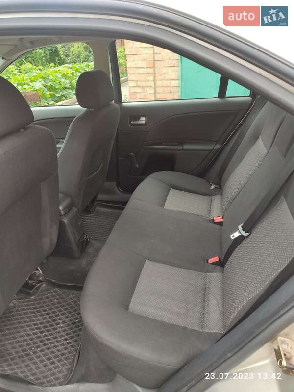 Седан Ford Mondeo 2005 в Виннице