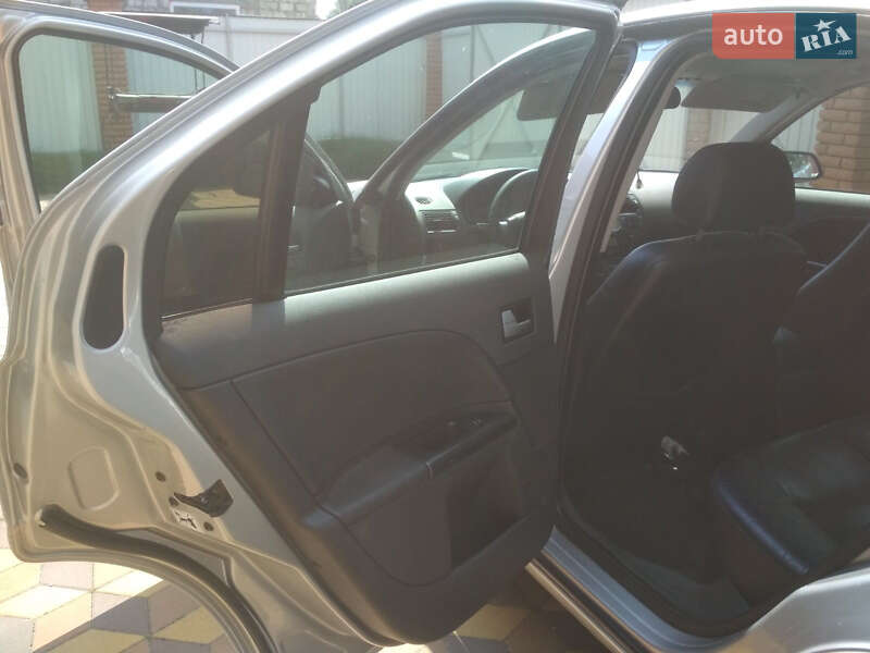 Седан Ford Mondeo 2001 в Броварах