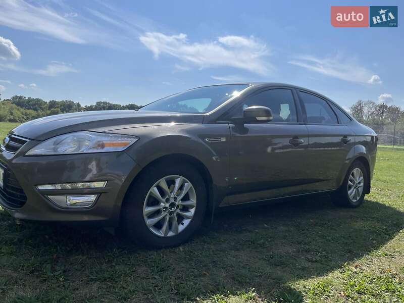 Седан Ford Mondeo 2012 в Ахтырке