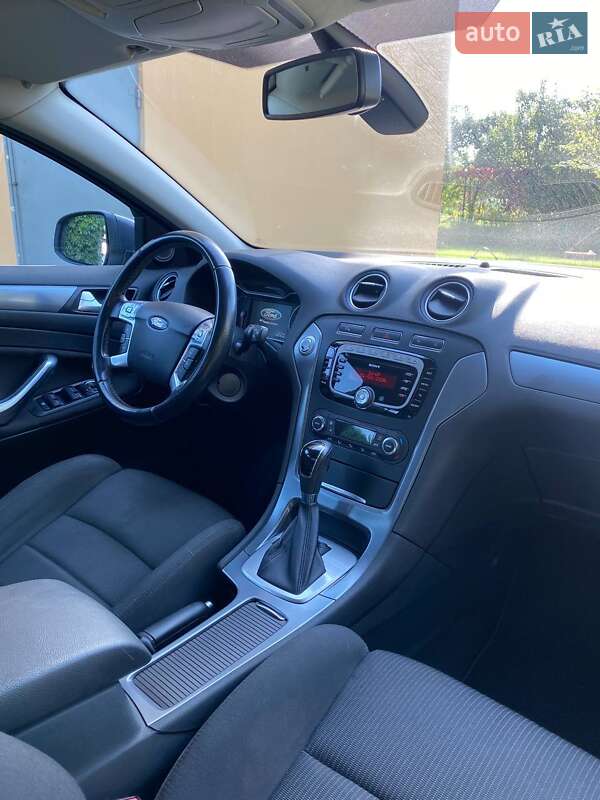 Седан Ford Mondeo 2013 в Києві