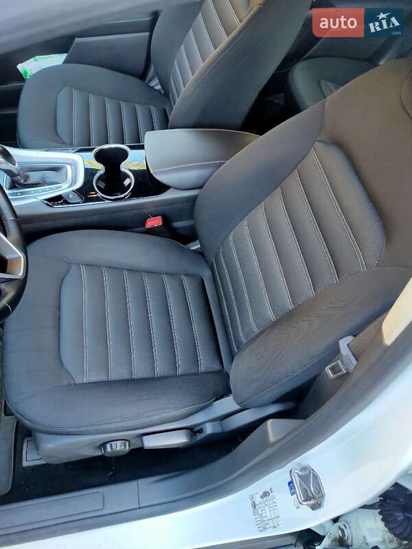 Седан Ford Mondeo 2016 в Киеве