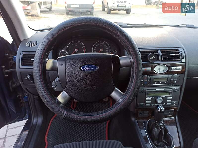 Лифтбек Ford Mondeo 2003 в Днепре