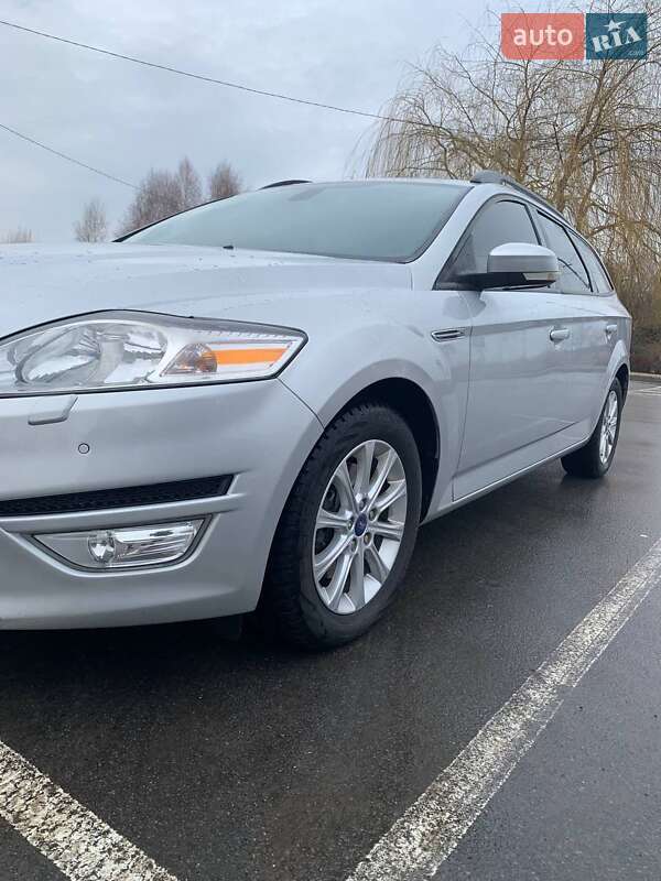 Универсал Ford Mondeo 2011 в Ровно