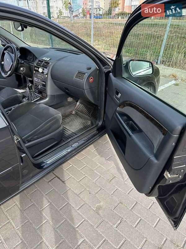 Седан Ford Mondeo 2004 в Виннице
