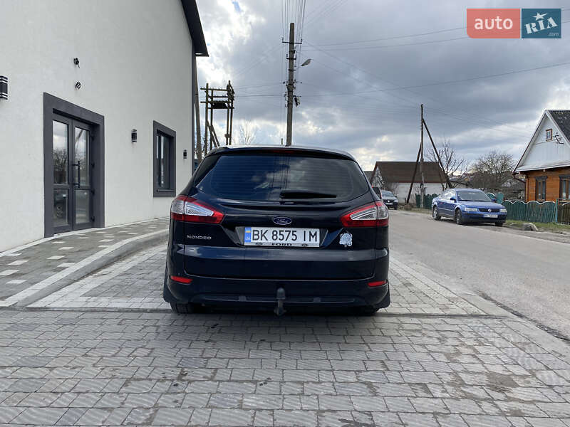 Універсал Ford Mondeo 2011 в Дубровиці