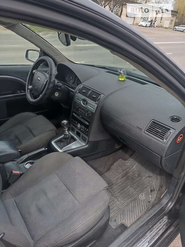 Лифтбек Ford Mondeo 2006 в Краматорске