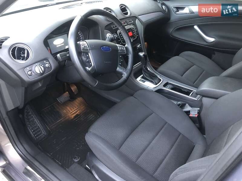 Седан Ford Mondeo 2012 в Гайвороне