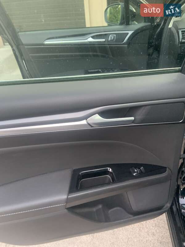 Седан Ford Mondeo 2016 в Киеве