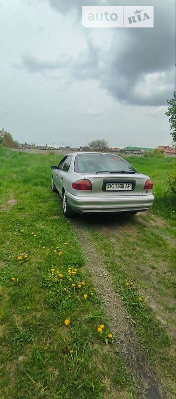 Седан Ford Mondeo 1993 в Львове