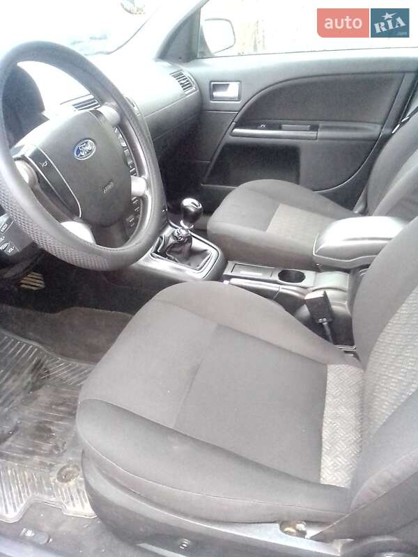 Седан Ford Mondeo 2005 в Сумах