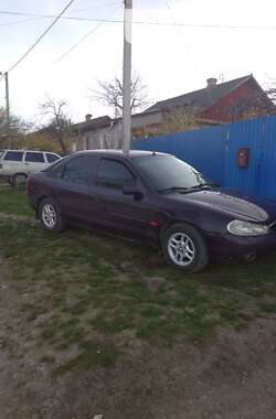 Лифтбек Ford Mondeo 1997 в Волочиске