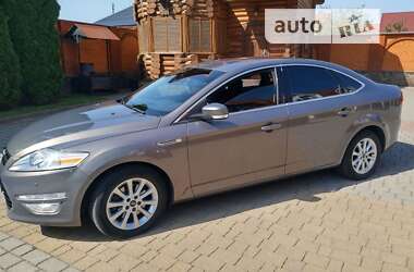 Седан Ford Mondeo 2012 в Хусте