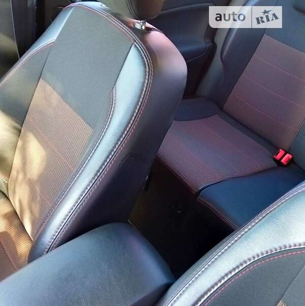 Седан Ford Mondeo 2012 в Хусте