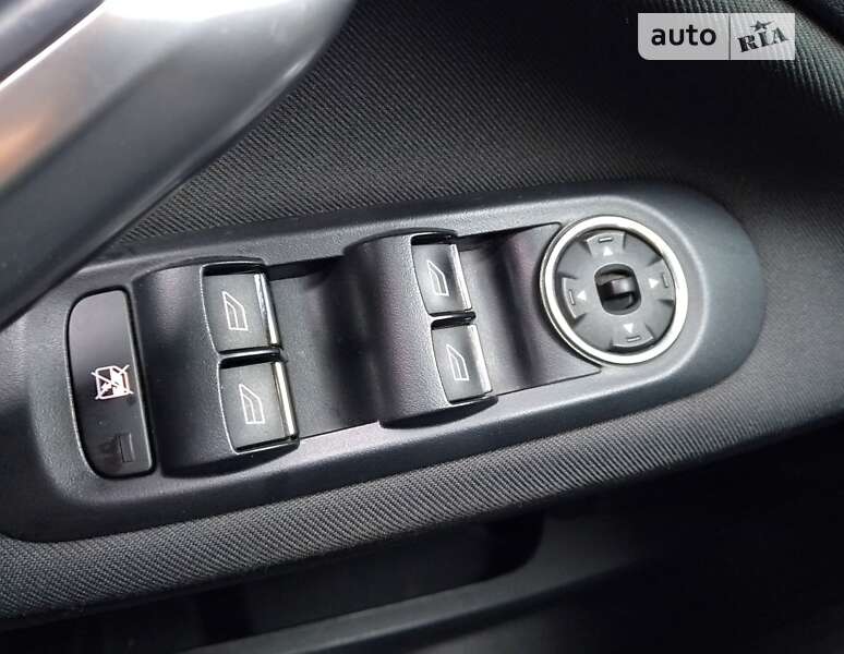 Седан Ford Mondeo 2012 в Хусте