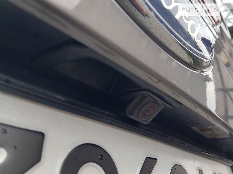 Седан Ford Mondeo 2012 в Хусте