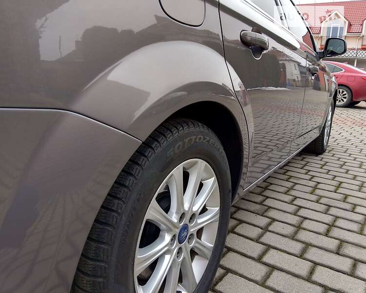 Седан Ford Mondeo 2012 в Хусте