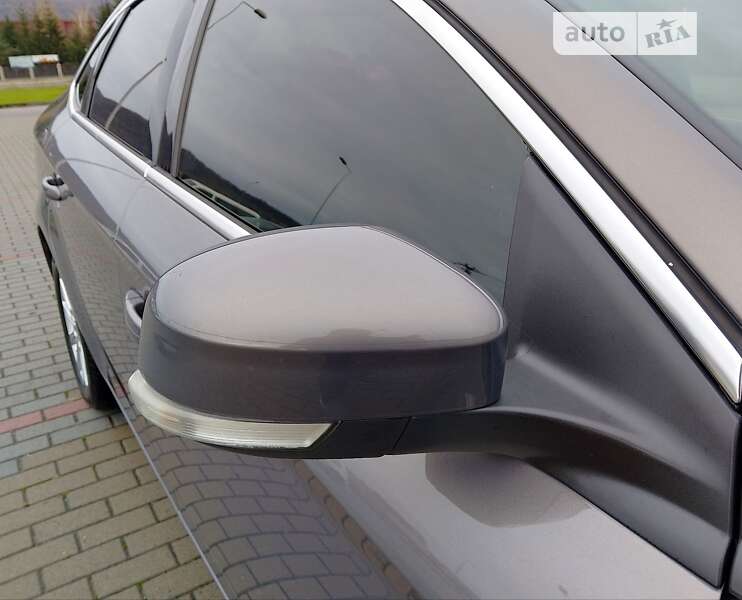 Седан Ford Mondeo 2012 в Хусте