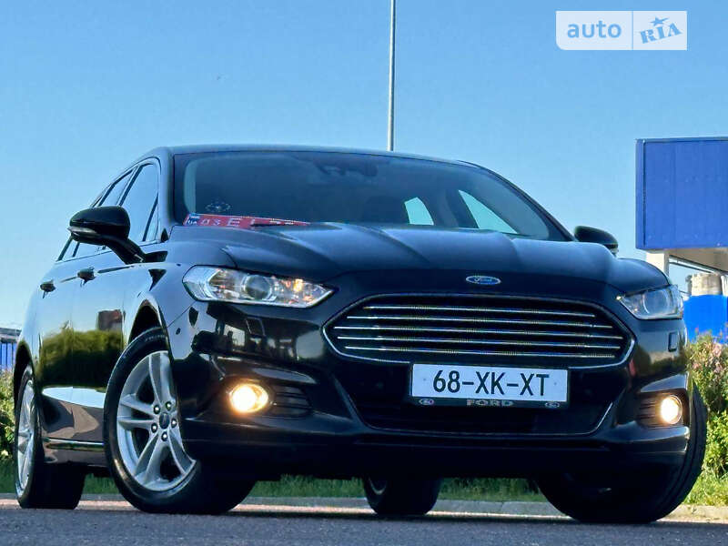 Автомобиль Ford Mondeo 2003 года чёрный в Чебоксарах