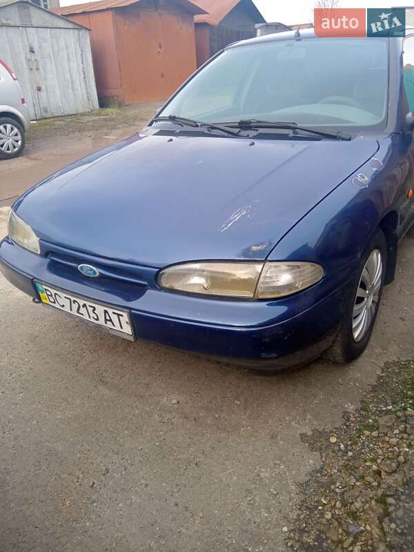 Седан Ford Mondeo 1994 в Львове
