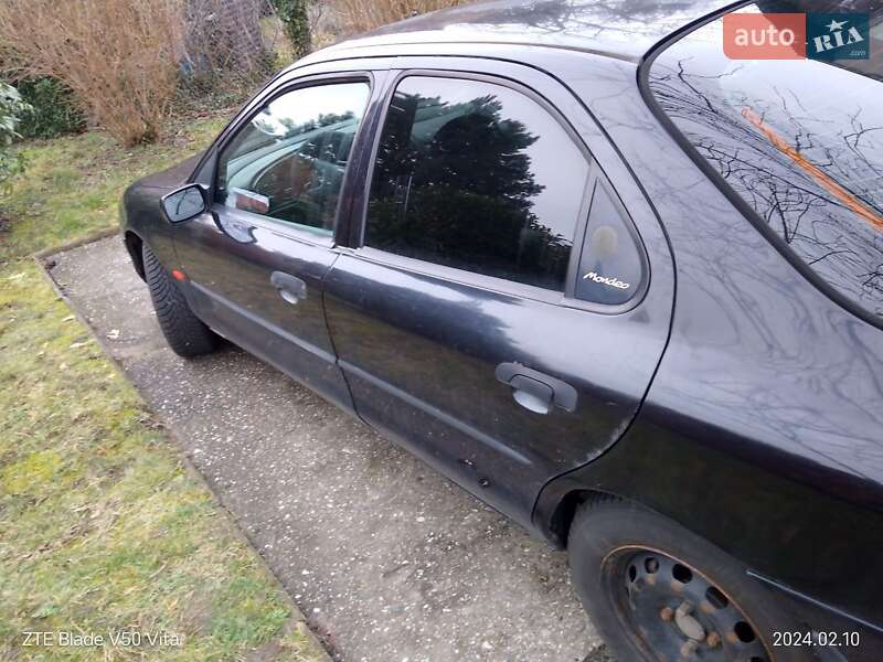 Ліфтбек Ford Mondeo 1998 в Харкові