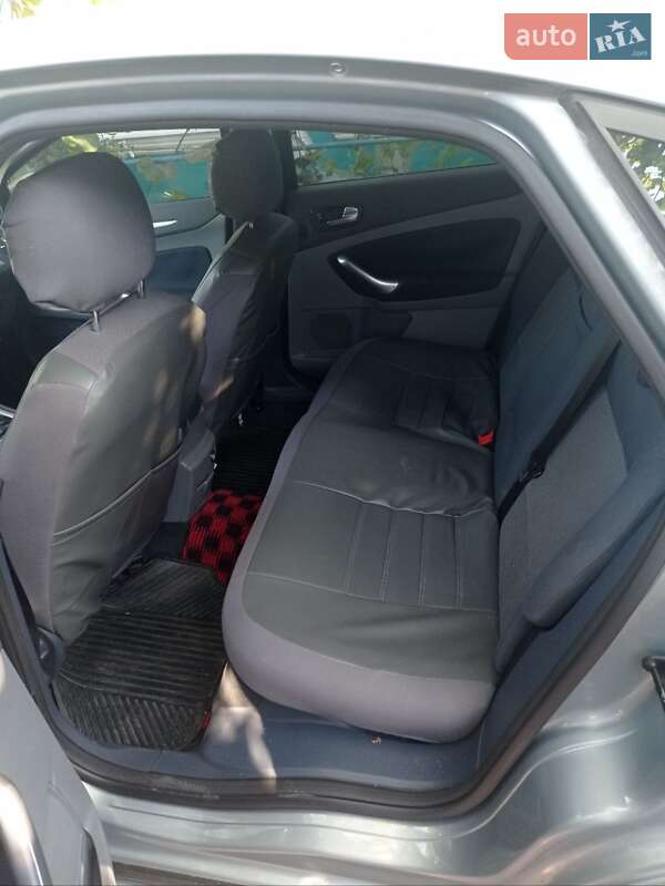 Седан Ford Mondeo 2007 в Овидиополе