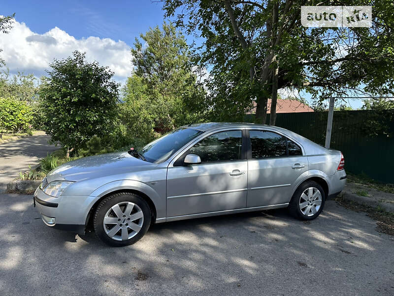 Седан Ford Mondeo 2005 в Киеве