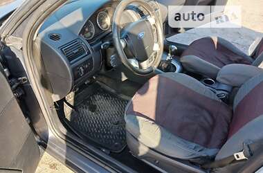 Ліфтбек Ford Mondeo 2003 в Теофіполі