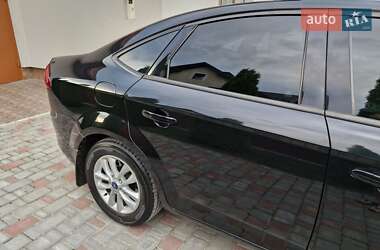 Седан Ford Mondeo 2012 в 