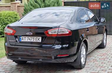Седан Ford Mondeo 2012 в 