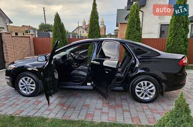 Седан Ford Mondeo 2012 в 