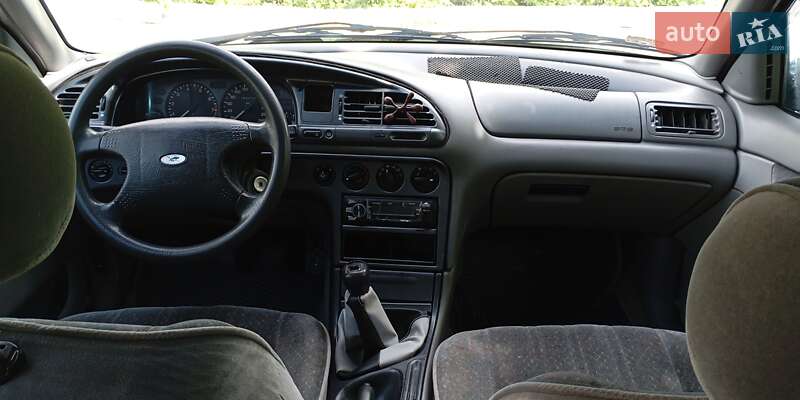 Седан Ford Mondeo 1993 в Теофиполе