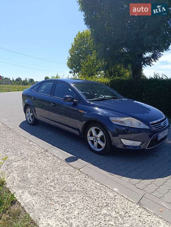 Лифтбек Ford Mondeo 2010 в Моршине