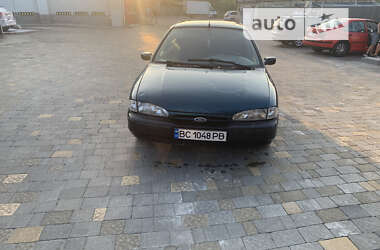 Седан Ford Mondeo 1993 в Городке