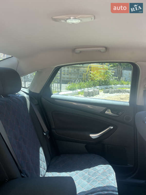 Седан Ford Mondeo 2012 в Одессе