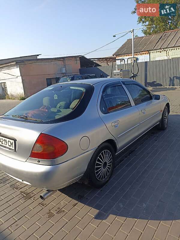 Лифтбек Ford Mondeo 1998 в Малине