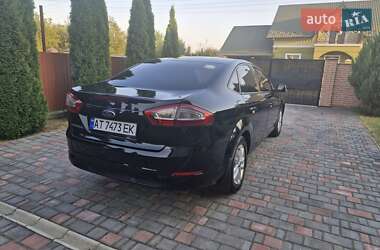 Седан Ford Mondeo 2012 в 