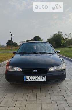 Седан Ford Mondeo 1994 в Здолбунове