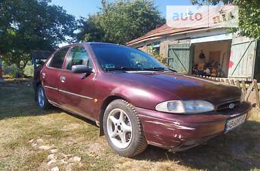 Ліфтбек Ford Mondeo 1995 в Гайсину