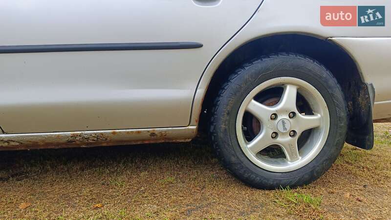 Седан Ford Mondeo 1998 в Долине