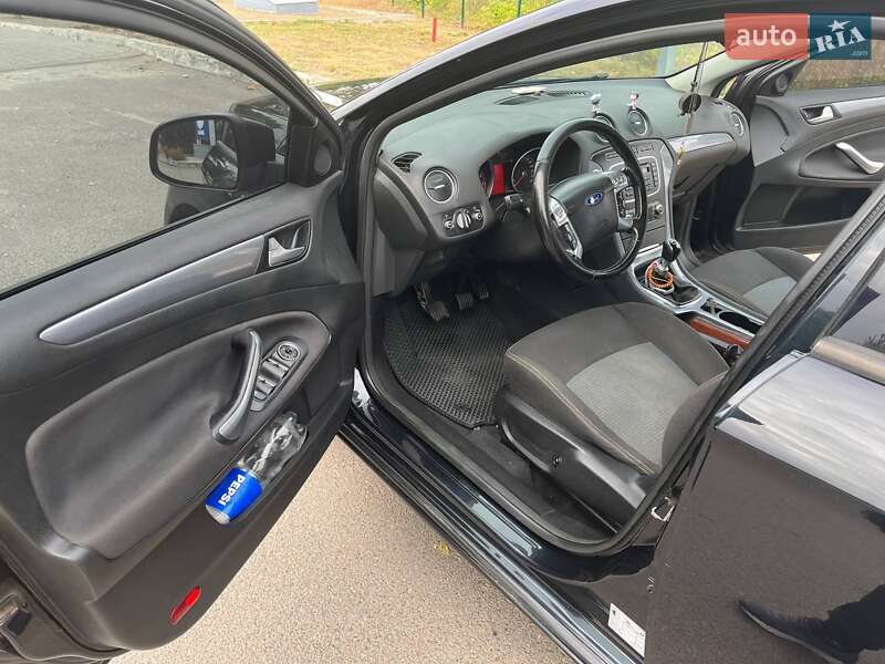 Седан Ford Mondeo 2011 в Конотопе
