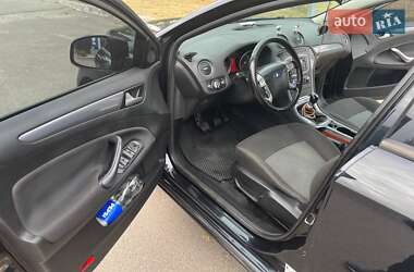 Седан Ford Mondeo 2011 в 