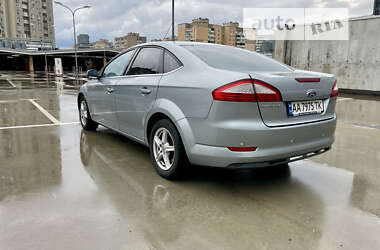 Седан Ford Mondeo 2010 в 