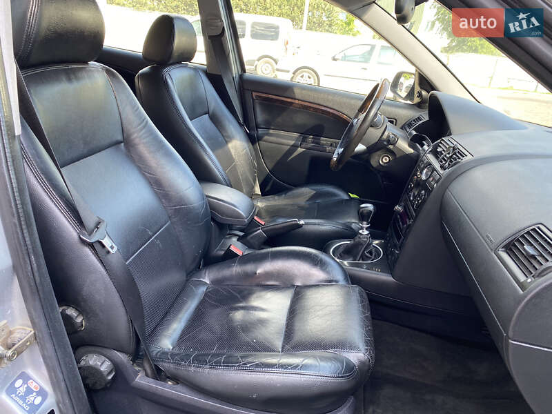 Ліфтбек Ford Mondeo 2001 в Луцьку