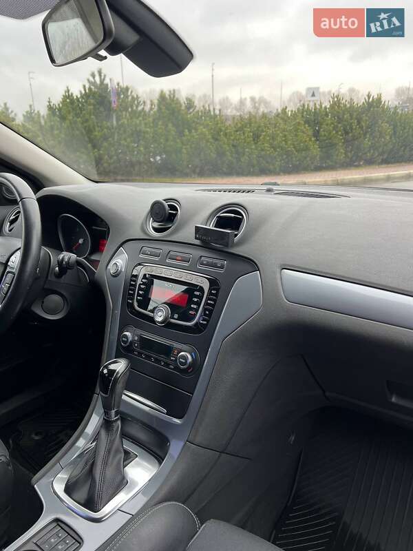 Лифтбек Ford Mondeo 2013 в Киеве