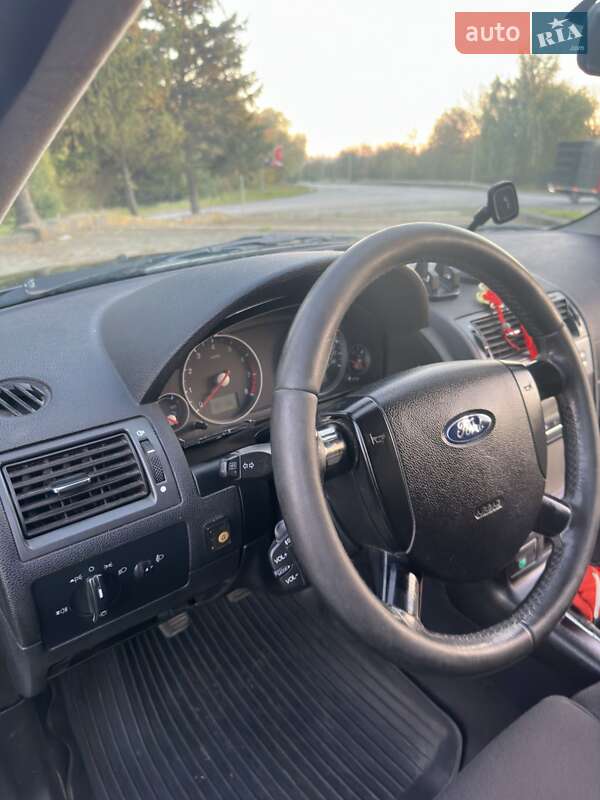 Седан Ford Mondeo 2005 в Дубні
