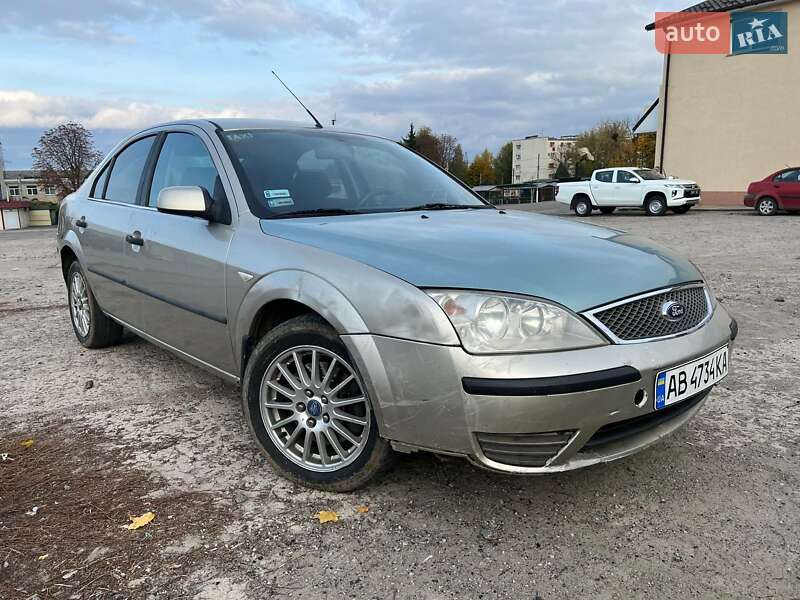 Лифтбек Ford Mondeo 2004 в Ладыжине